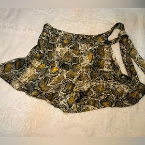 ZARA Snake print mini skirt with under pants! Zara, size small.